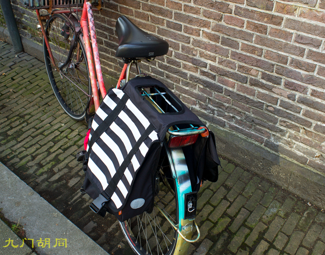 阿姆斯特丹河里自行车,阿姆斯特丹的白色自行车