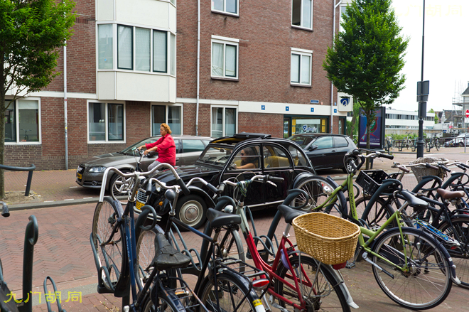阿姆斯特丹河里自行车,阿姆斯特丹的白色自行车
