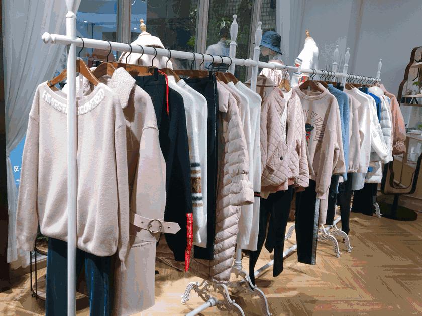 逛优衣库纯色单品,逛优衣库