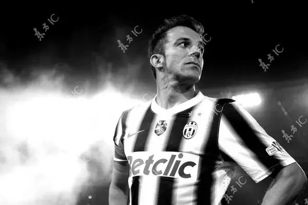 20岁一球成名的斑马王子，一生却受尽磨难