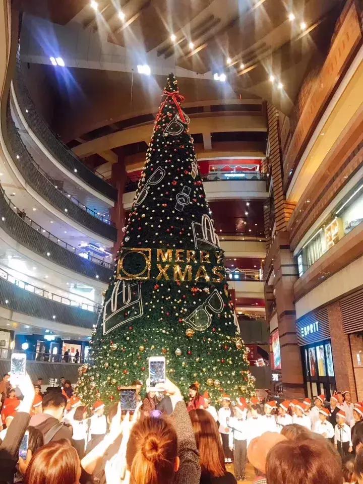 魔都今年的圣诞树，我们都帮你找来了！20颗圣诞树治愈这个冬季~