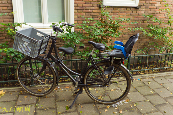 阿姆斯特丹河里自行车,阿姆斯特丹的白色自行车