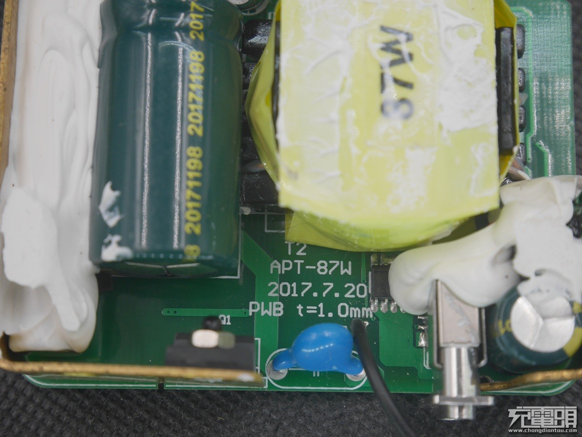 苹果87w充电器原装测评,苹果原装pd充电器66w超级快充