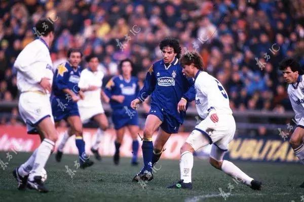 20岁一球成名的斑马王子，一生却受尽磨难