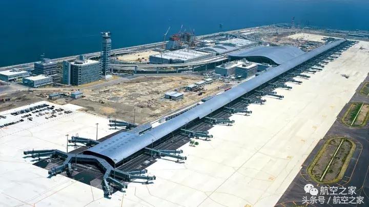 大阪关西国际机场降落,大阪机场漂浮在海上