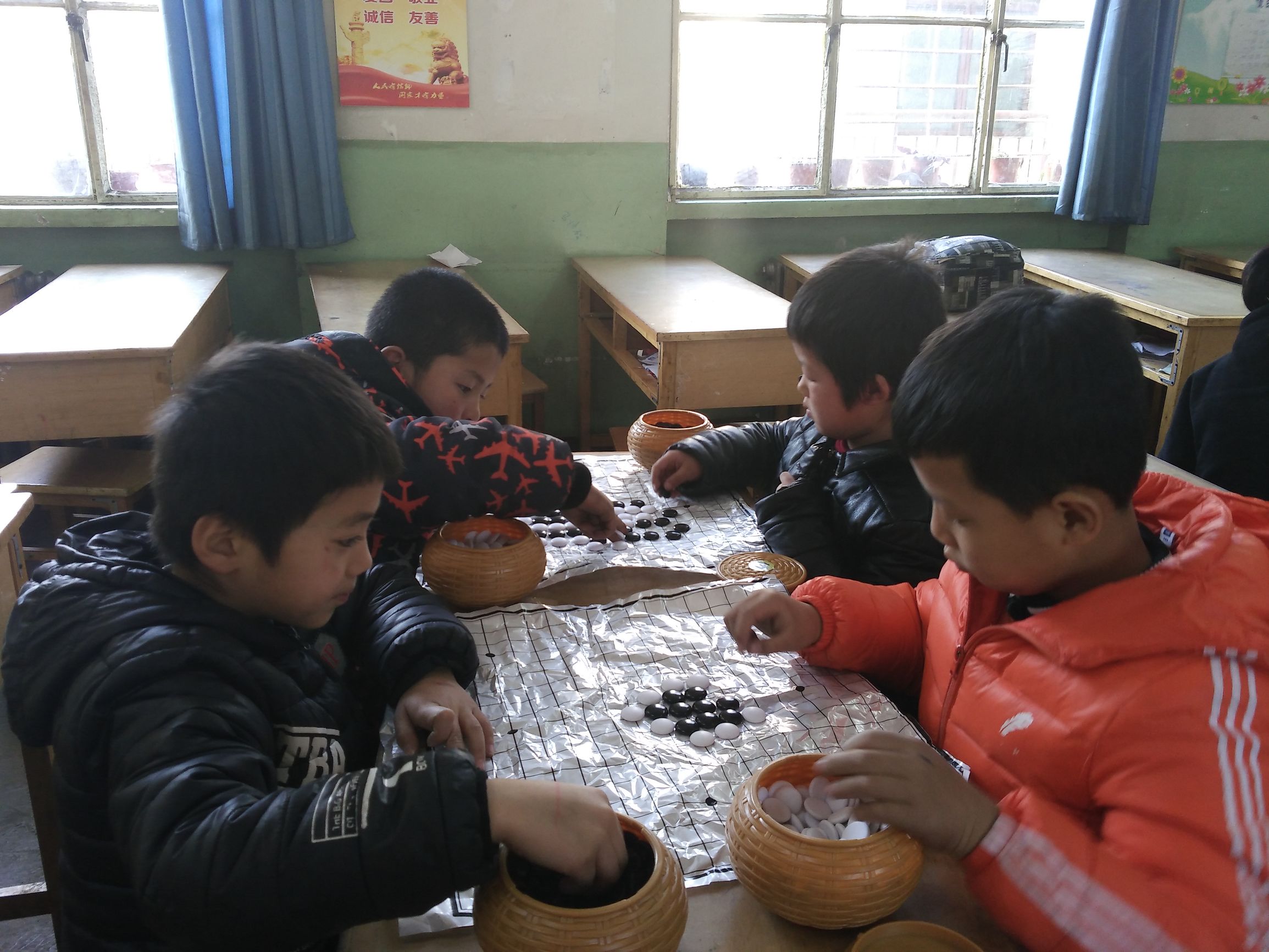 硷沟沿小学开设免费艺术课孩子们：星期四下午我们最快乐