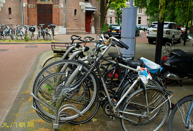 阿姆斯特丹河里自行车,阿姆斯特丹的白色自行车