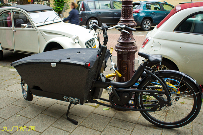 阿姆斯特丹河里自行车,阿姆斯特丹的白色自行车