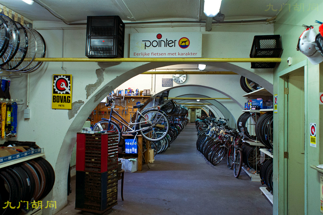 阿姆斯特丹河里自行车,阿姆斯特丹的白色自行车