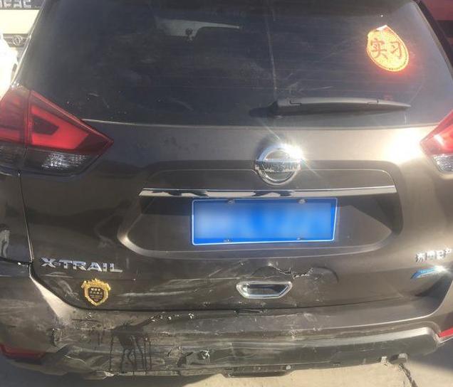 日产奇骏被追尾,日产奇骏追尾