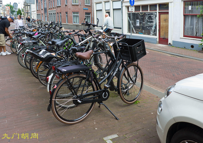 阿姆斯特丹河里自行车,阿姆斯特丹的白色自行车