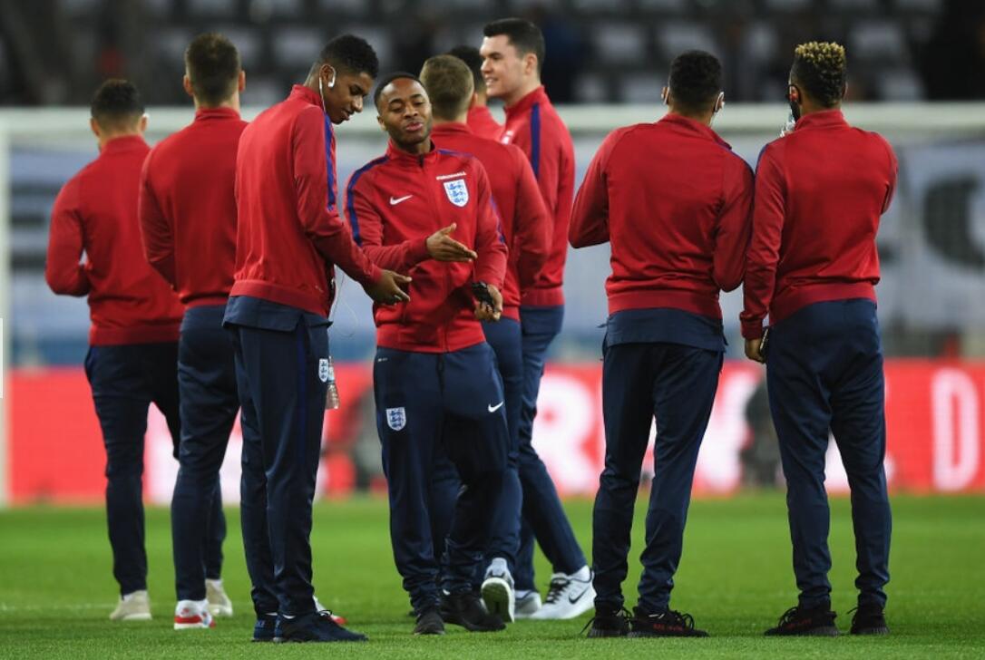 凯恩真的不应该留在热刺吗,凯恩的低迷该由谁来背锅