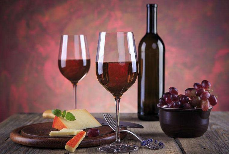 喝红酒后喝什么比较好解酒,红酒怎么解酒最好