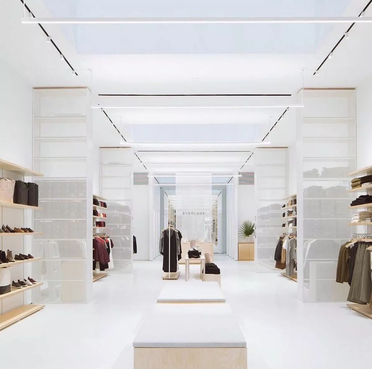 rihanna最新出街,rihanna街头