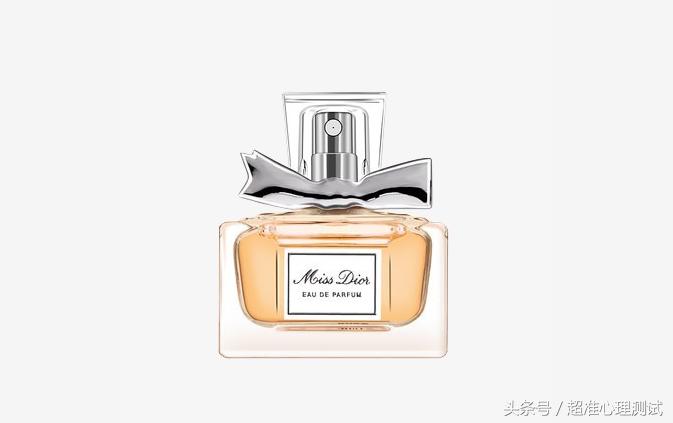 心理测试：四个香水瓶你最喜欢哪个？测你最容易爱上哪一种男人？