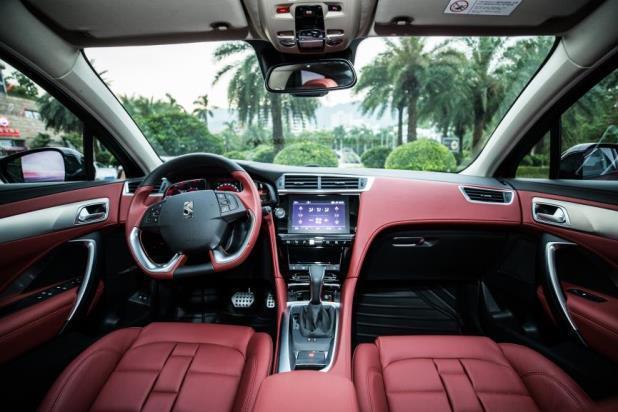 预算25万选轿车这三款颜值不输bba,20多万配置最高的车