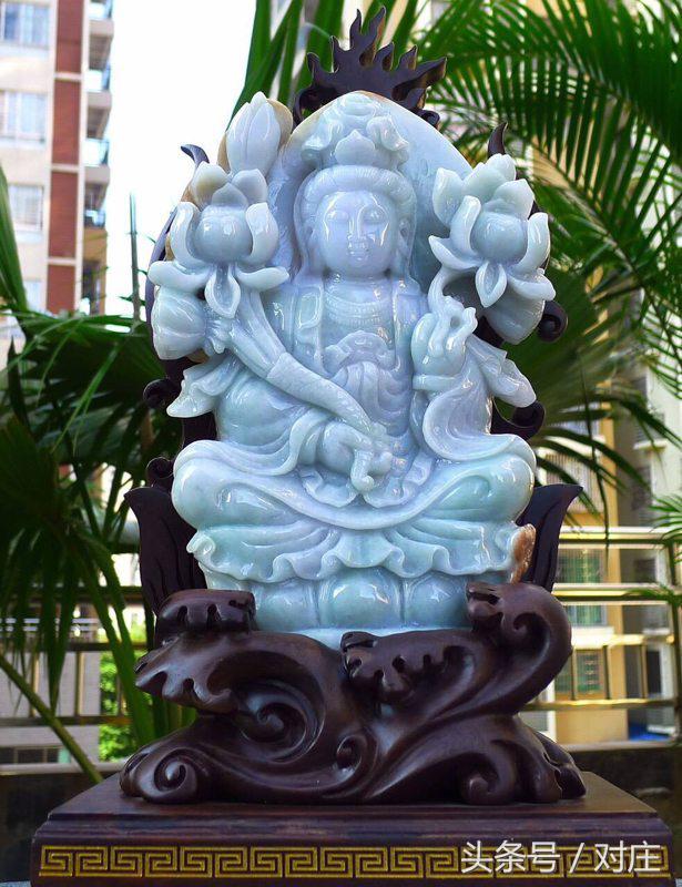 翡翠摆件一般摆在家里哪里好,翡翠葡萄摆件寓意