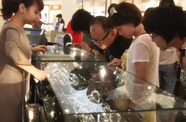 国庆假期，日本旅行的游客都买了什么？