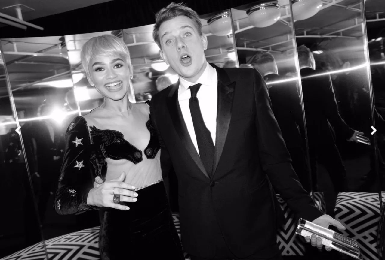 rihanna最新出街,rihanna街头