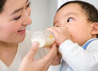 为什么宝宝换奶粉会拉稀,宝宝喝奶粉拉肚子要换个牌子吗