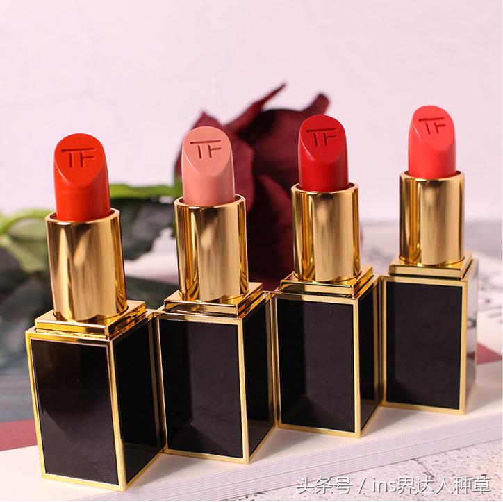 江疏影的化妆台分析，她一瓶喷雾700块，可我只买的起同款软糖