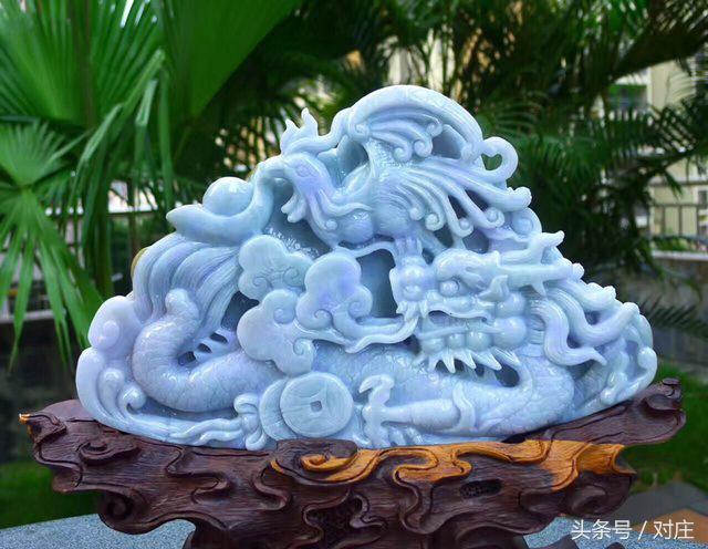 翡翠摆件一般摆在家里哪里好,翡翠葡萄摆件寓意