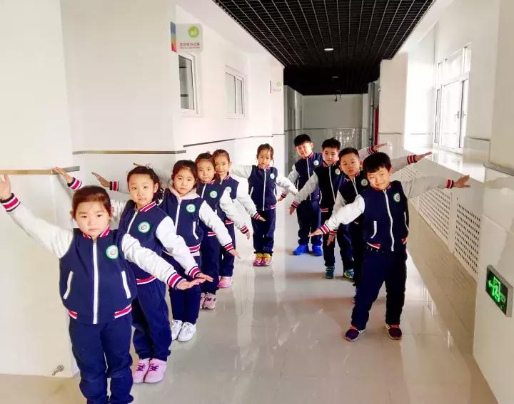 今年学校最流行的校服,最好看的春夏秋冬校服