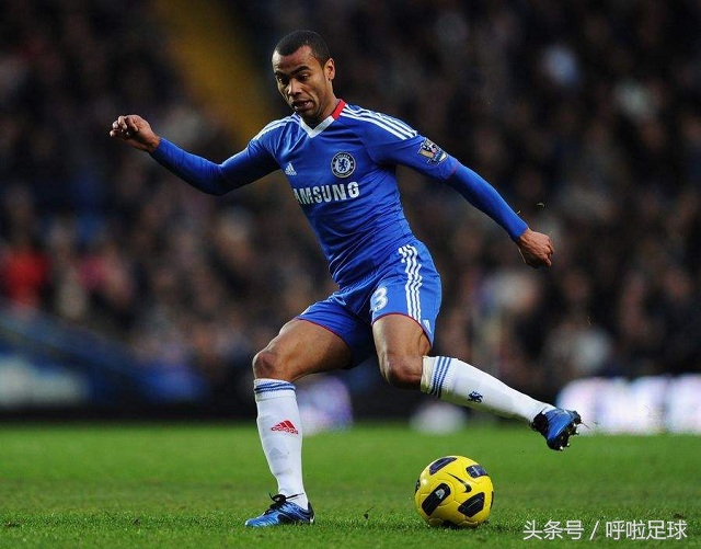 小罗过人集锦曼联,小罗过人飘逸内马尔过人挨打