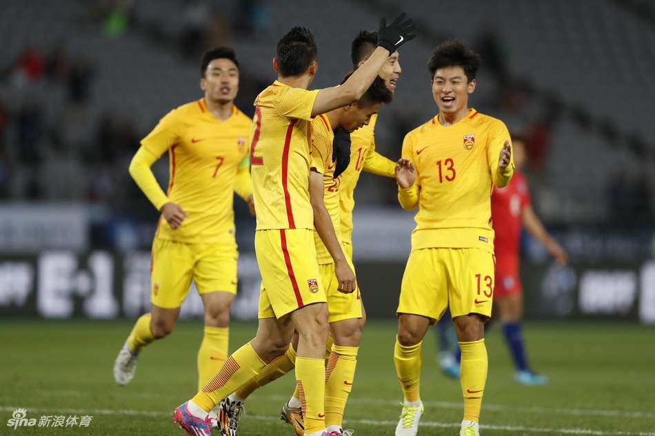 国足对阵日本和韩国的战绩对比,韩国国足比分