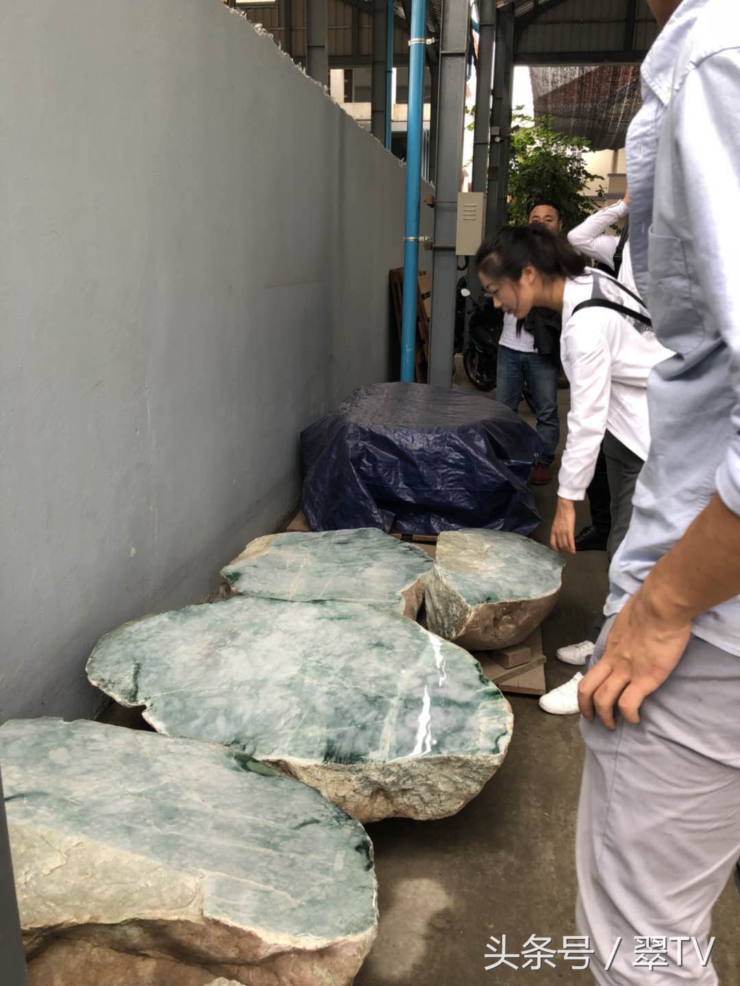 缅甸曼德勒角湾翡翠市场原石收购,缅甸角湾翡翠交易市场