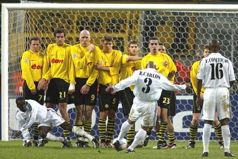 足坛能进攻还能防守的右边后卫,足坛进攻能力强的后卫