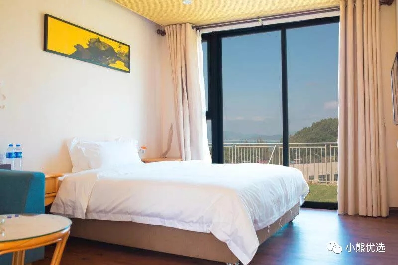 秋天的海哪年发布的,秋天的海是浪漫的