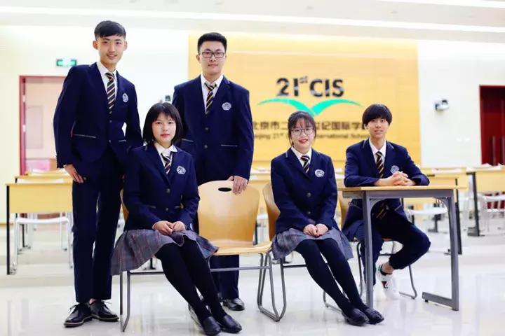 今年学校最流行的校服,最好看的春夏秋冬校服