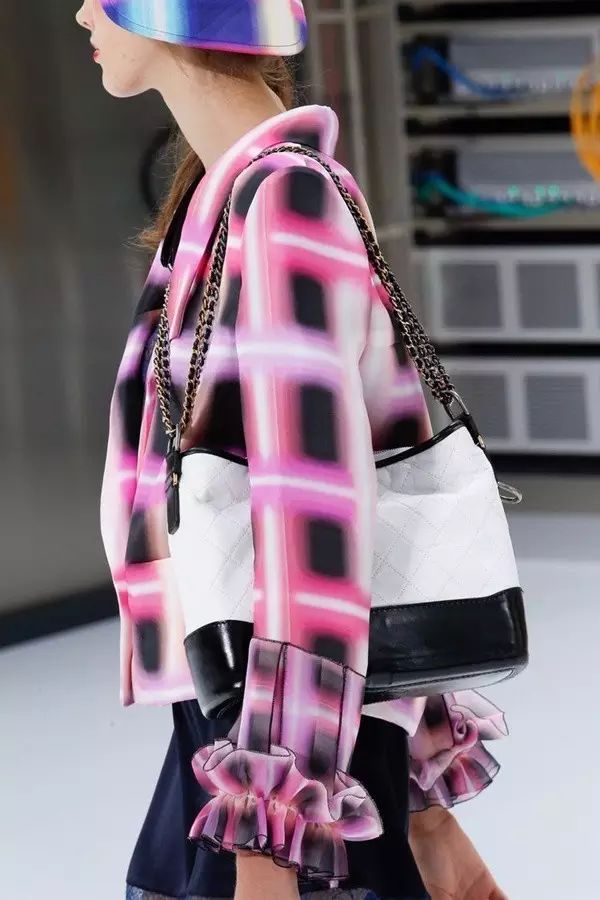 30岁适合香奈儿哪一款包包,40岁以后适合的香奈儿包包