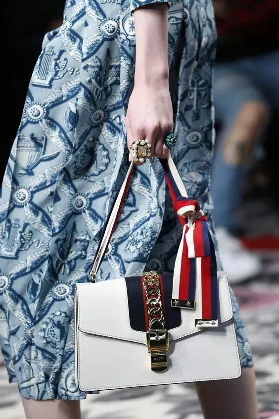 30岁适合香奈儿哪一款包包,40岁以后适合的香奈儿包包