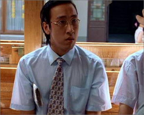 周星驰经典电影演技,周星驰经典片段他真的好像一条狗