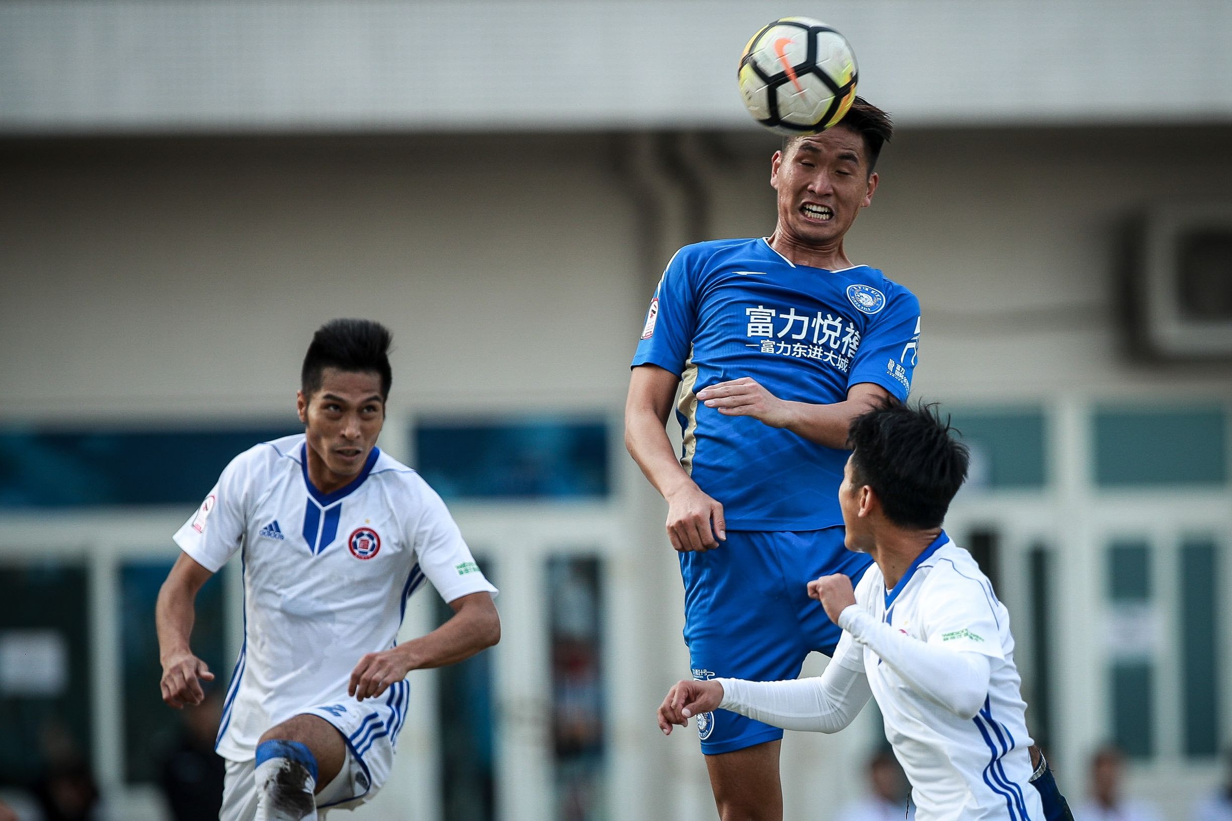 港超富力,港超主场首战久攻不下憾负东方