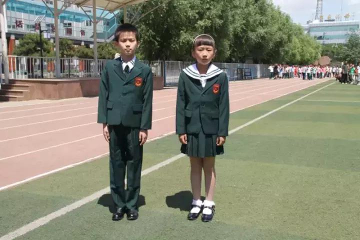 今年学校最流行的校服,最好看的春夏秋冬校服