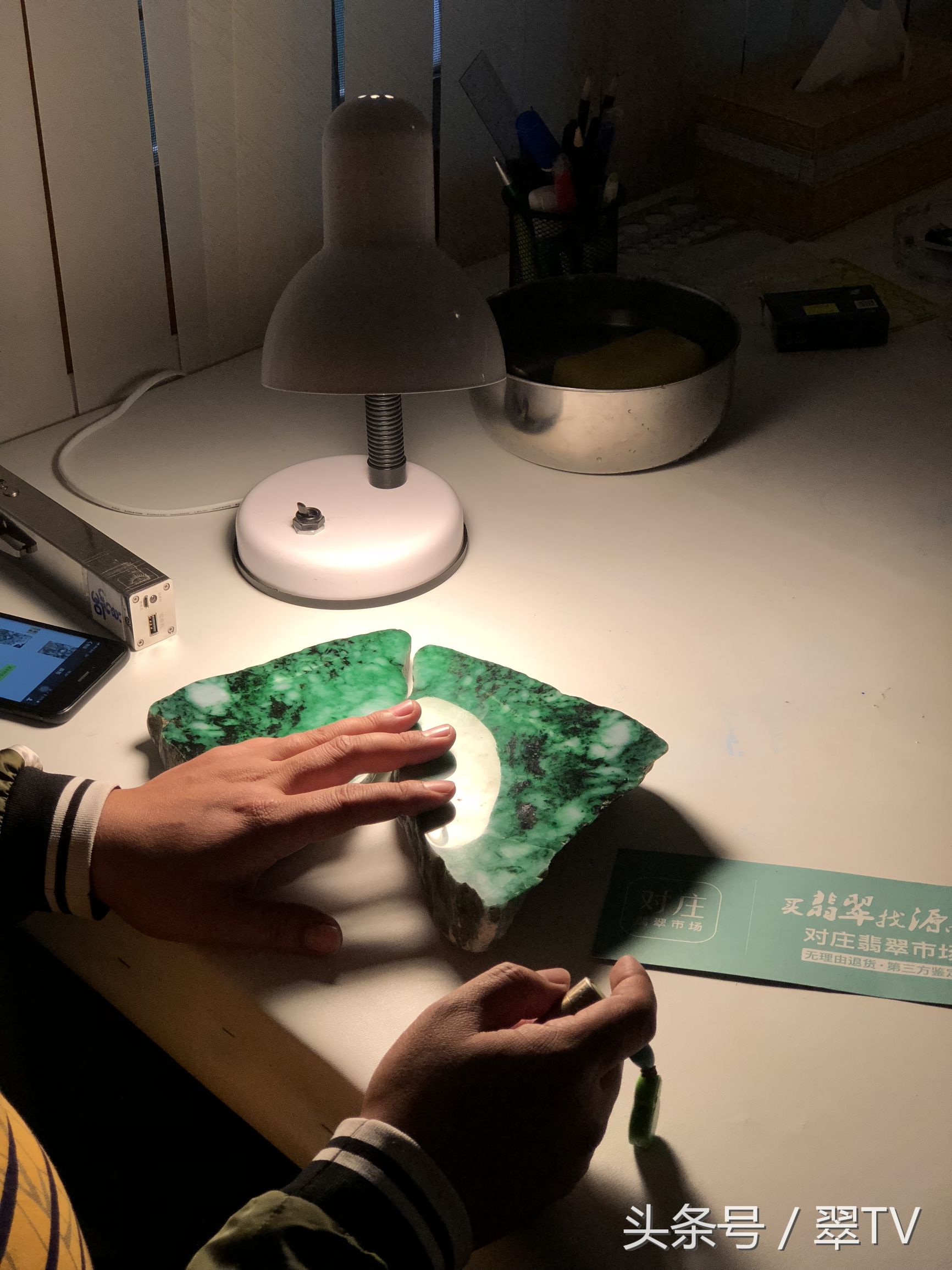 缅甸曼德勒角湾翡翠市场原石收购,缅甸角湾翡翠交易市场