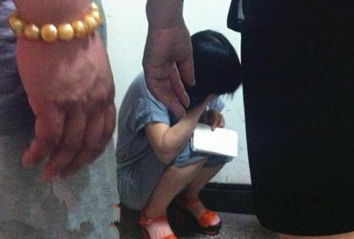 8个月宝宝腹泻6天了怎么办,8个月宝宝又拉肚子又呕吐