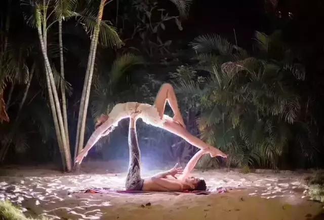 瑜伽婚纱照体式,瑜伽适合拍婚纱照的体式