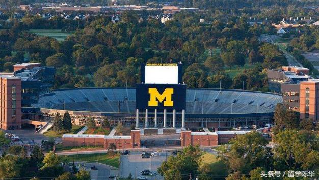 c罗7号球衣致敬梅西7座金球奖,2015金球奖c罗梅西同台