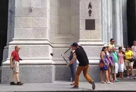 自拍杆能用美颜相机吗,自拍杆真的会拍得好看吗