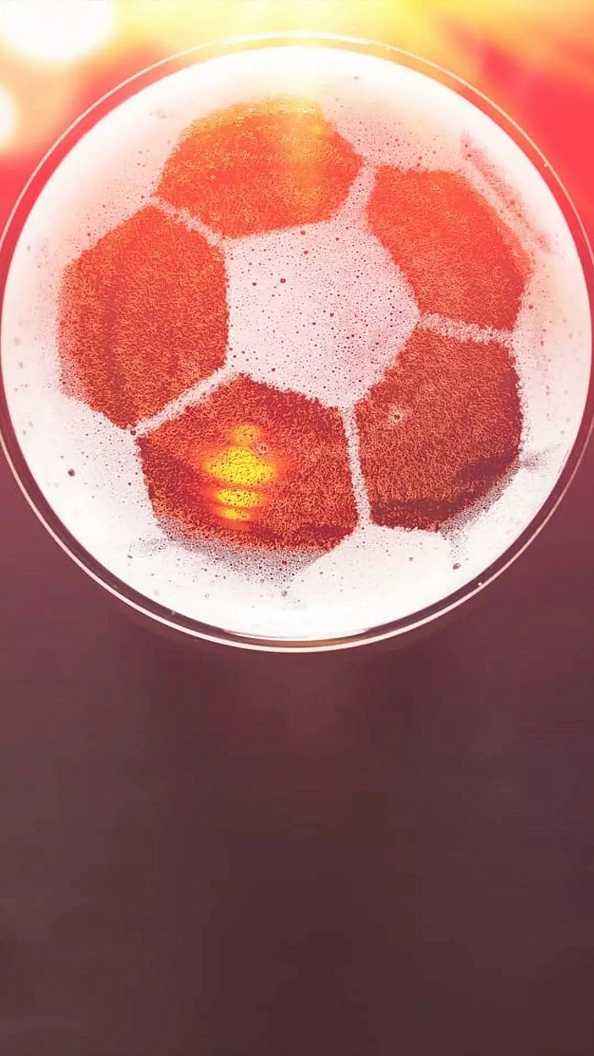 有关足球的壁纸,足球氛围感手机壁纸