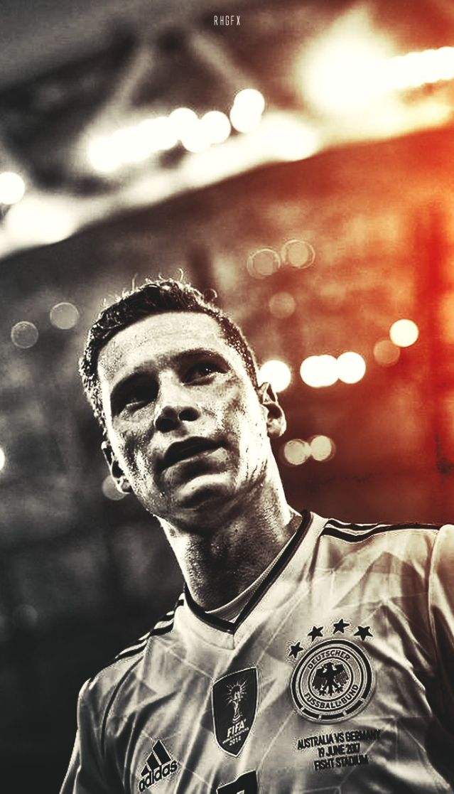 有关足球的壁纸,足球氛围感手机壁纸