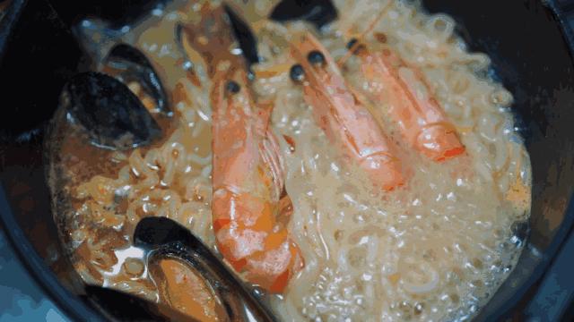 最好吃最简单的泡面的做法,买好吃的泡面