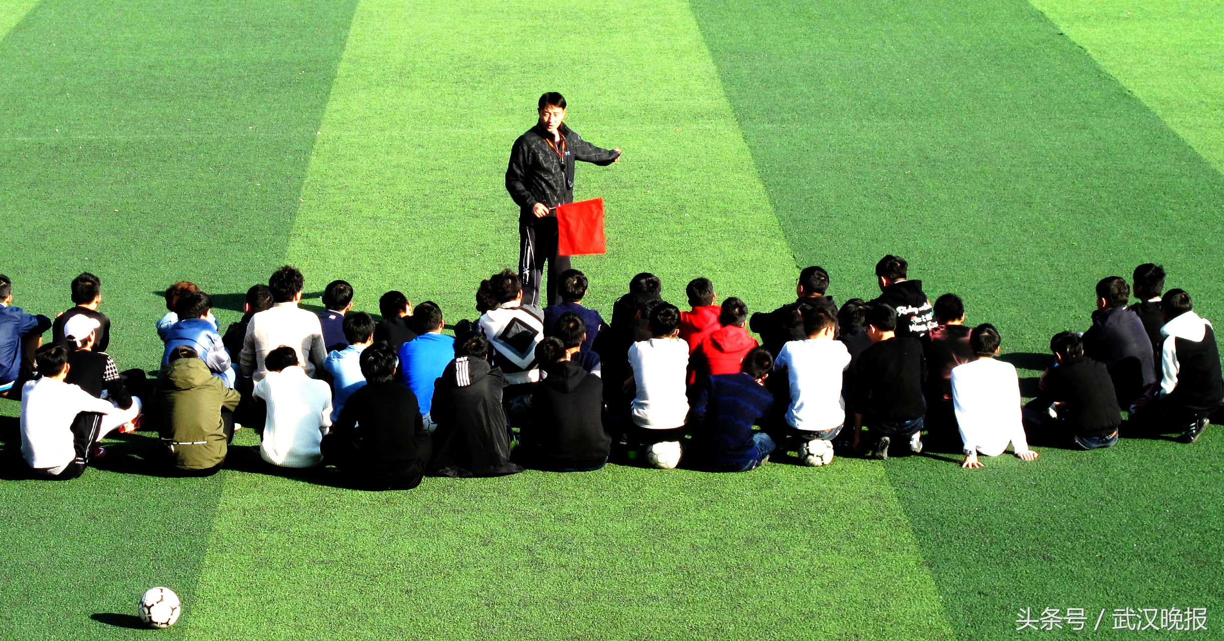 美呆！冬日里上帝打翻了调色盘画下这样的“七彩”大武汉