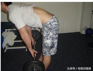 健身房硬拉90kg要关注什么,健身硬拉护腰带伤到肋骨