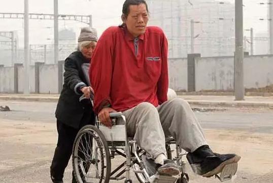 前队友,前姚明队友