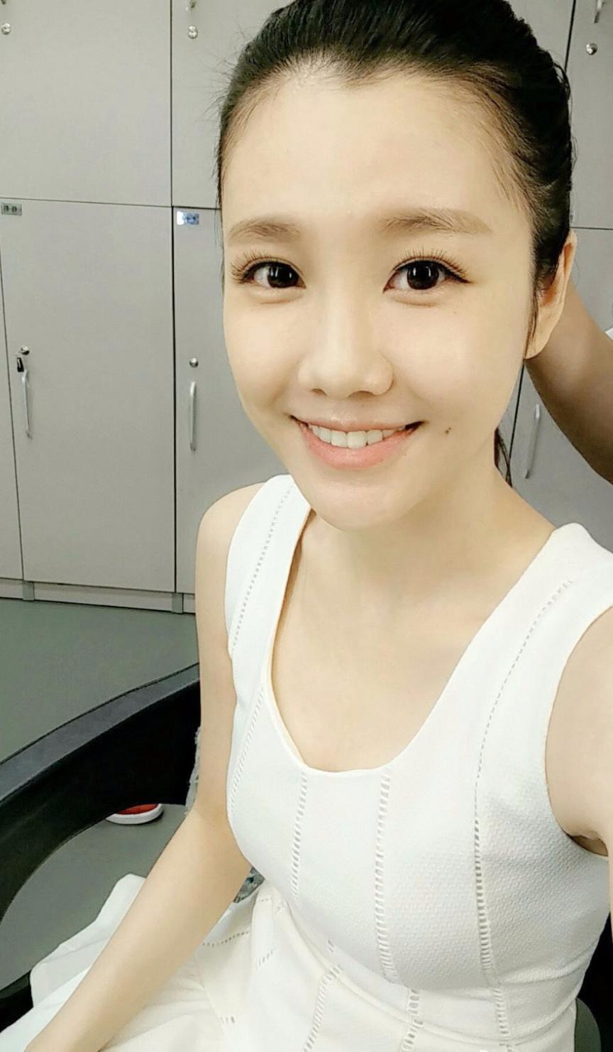 足球主持美女抖音,足球频道女主持人